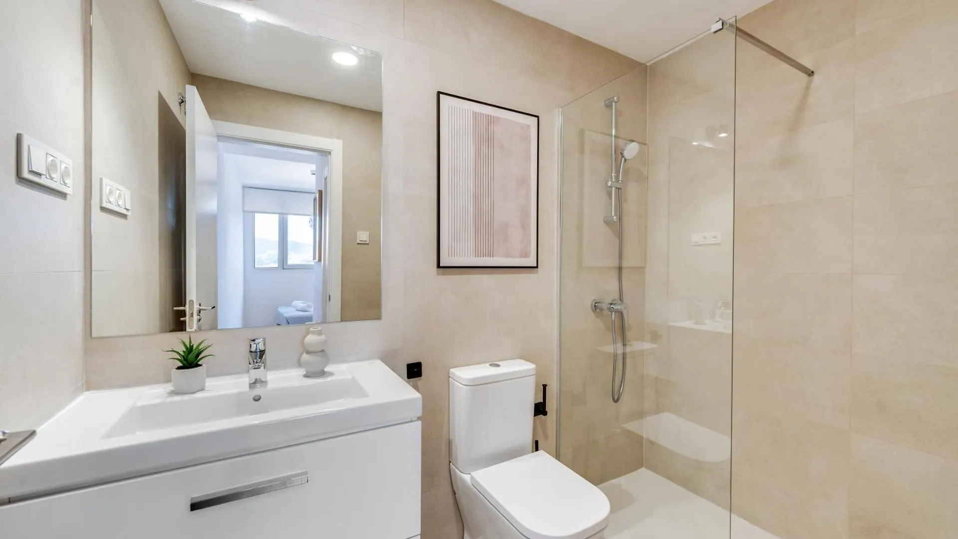 Xpce Urban 12 Malaga Skyline - Parking Free Apartment 0*,  Spain